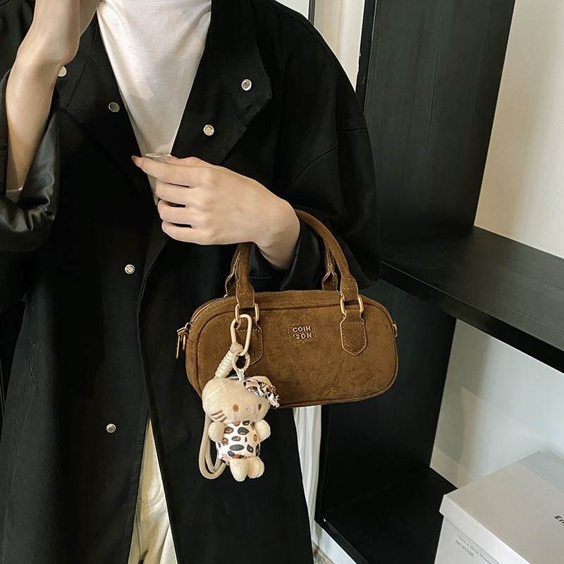 Mousoon แฟชั่นสไตล์เกาหลีพิเศษที่น่าสนใจ Frosted Suede กระเป๋าบอสตันแบบพกพาใหม่สีบริสุทธิ์ทุกการแข่งขันกระเป๋าสะพาย Messenger