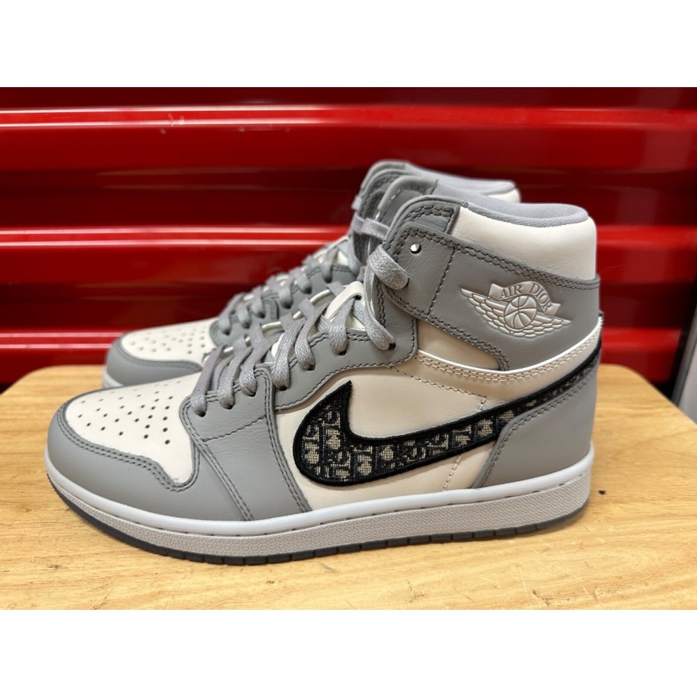 ใหม่ Nike Air Jordan 1 High Dior Wolf Grey Sail CN8607-002 ผู้ชาย