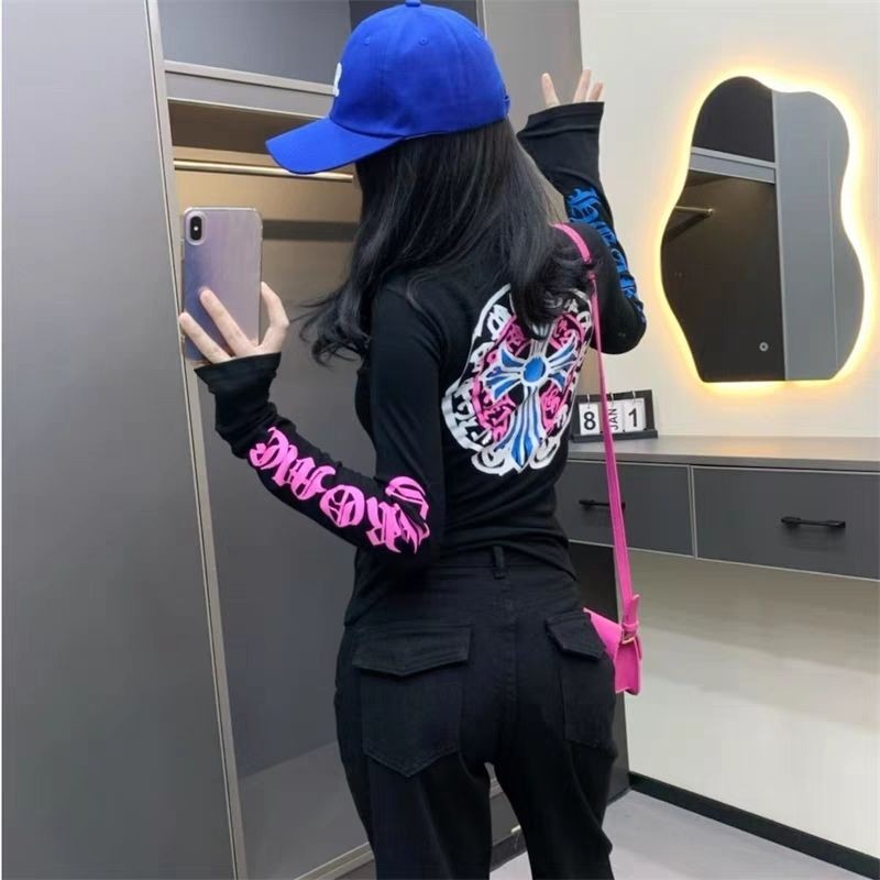 2025 ใหม่สไตล์พิมพ์เสื้อยืดแขนยาวสไตล์ตะวันตก บาง-พอดี ผอมลง ดูออกแบบฐานสุภาพสตรีด้านบนพร้อมสต็อก