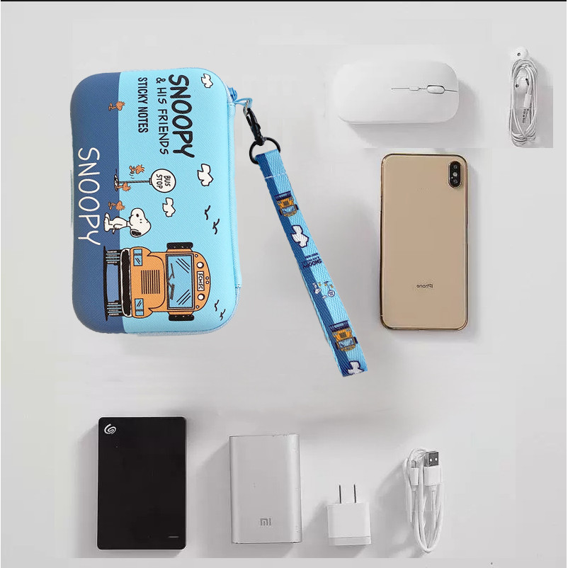Snoopy Travel Organizer Bag กระเป๋าเก็บของแบบพกพากระเป๋าเก็บของมีซิปสําหรับชาร์จโทรศัพท์มือถือ