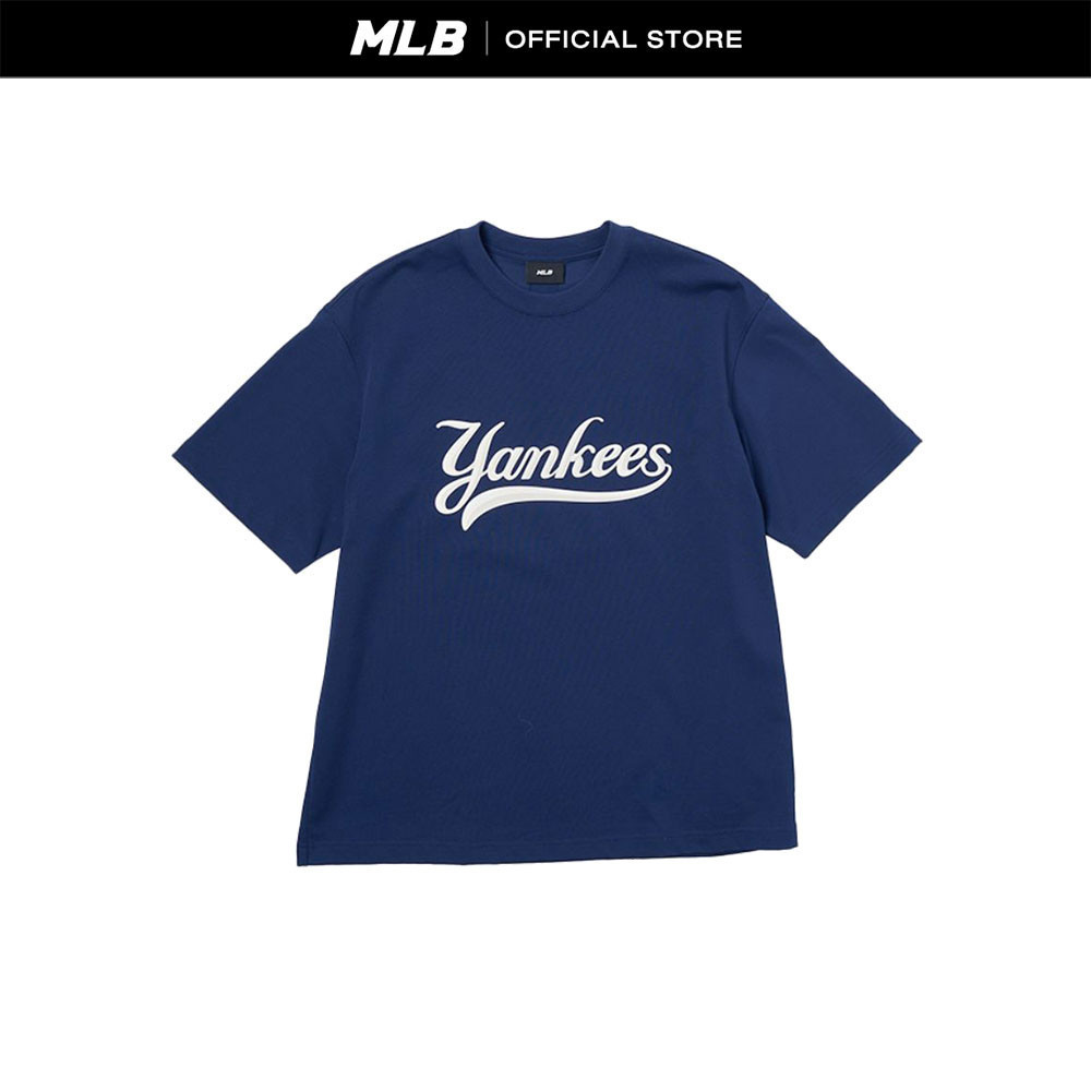 MLB เสื้อยืด ยูนิเซ็กส์ Varsity Cursive รุ่น 3ATSV0844 50NYL สีน้ำเงิน