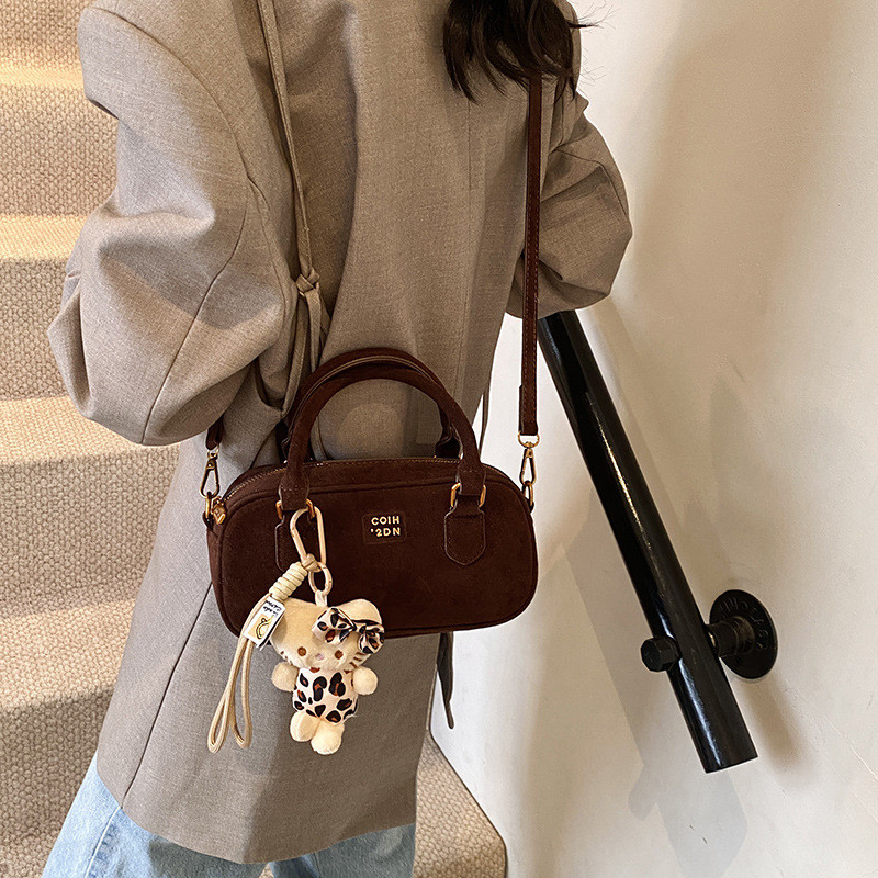 Mousoon แฟชั่นสไตล์เกาหลีพิเศษที่น่าสนใจ Frosted Suede กระเป๋าบอสตันแบบพกพาใหม่สีบริสุทธิ์ทุกการแข่งขันกระเป๋าสะพาย Messenger