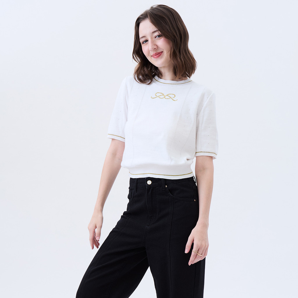 EP เสื้อนิต แต่งโลโก้ ผู้หญิง สีออฟไวท์ I Flat Knit with EP Logo I 04984