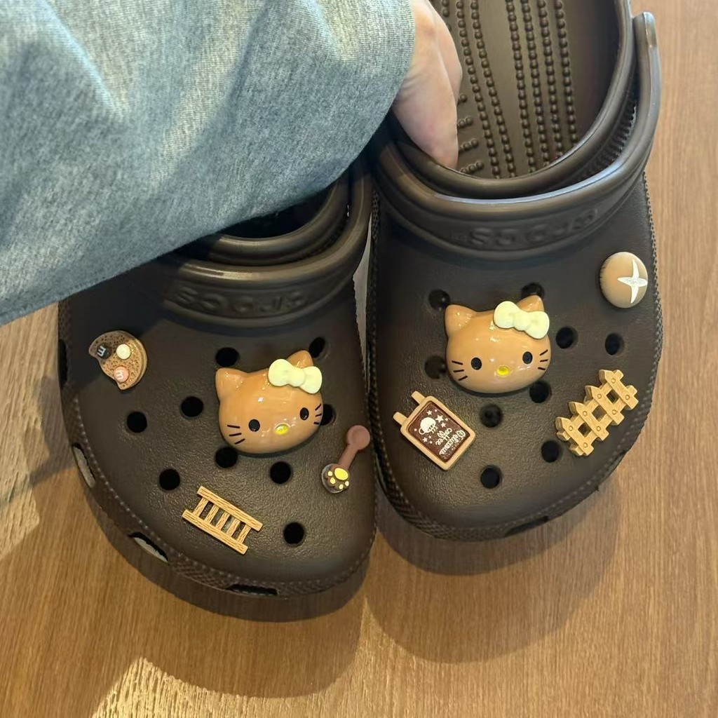 เค เคที รองเท้าดอกไม้หลุมรองเท้าทําเองอุปกรณ์เสริมช็อคโกแลตสีรองเท้าดอกไม้ที่ถอดออกได้รองเท้าหัวเข็มขัด