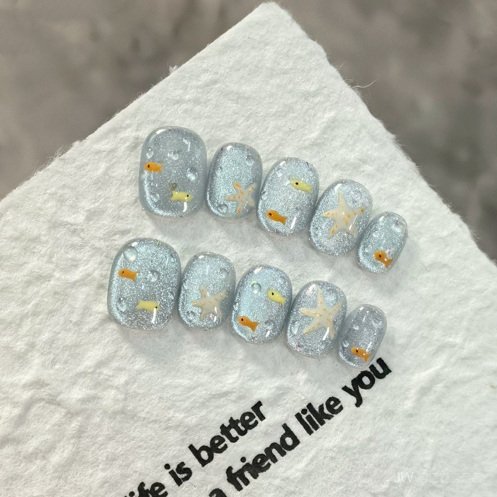 🌊ชุดทำเล็บ✨ เล็บแฮนด์เมดลายมหาสมุทร! คริสตัลสีฟ้าเขียวเรืองแสงเหมือนตาแมว + ฝูงปลาน่ารักกับฟองน้ำ 💫 ใสแล้วสดใสสุดๆ เล็บสวยๆง่ายๆแถมฟรี! กาว+ตะไบ