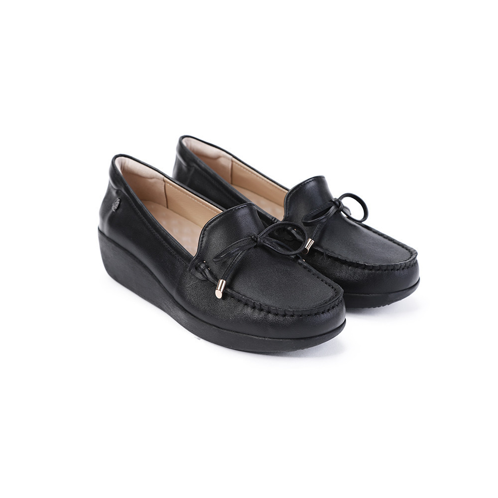 Hush Puppies รองเท้าผู้หญิง รุ่น  HP 8WCFI2454A - สีดำ (รองเท้าลำลองหนังแท้ แบบสวม)