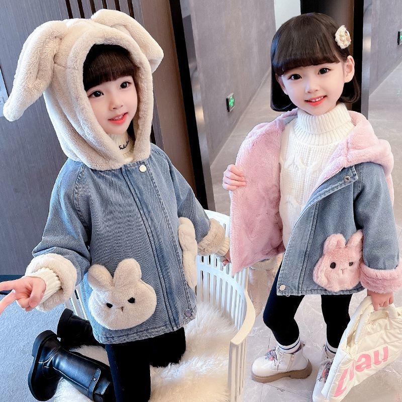 เสื้อผ้าปีใหม่เสื้อแจ็คเก็ตยีนส์เด็กผู้หญิงบุขนใหม่ฤดูใบไม้ร่วงและฤดูหนาวเด็กผู้หญิงรุ่นฤดูหนาวเด็กแฟชั่นสไตล์ตะวันตกเสื้อผ้าเด็กฤดูหนาว
