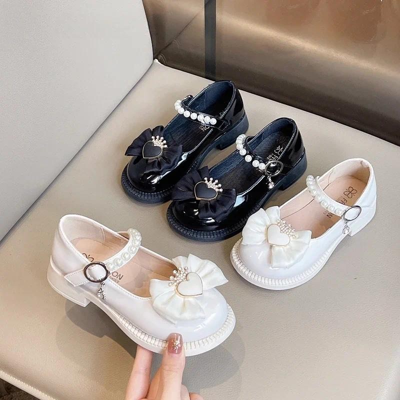 เก๋หวานสาวเจ้าหญิงรองเท้าหนังรักมงกุฎน่ารักเด็กแฟลตแฟชั่นฤดูใบไม้ผลิฤดูใบไม้ร่วงใหม่เด็กพรรครองเท้าสีดําสีเบจ
