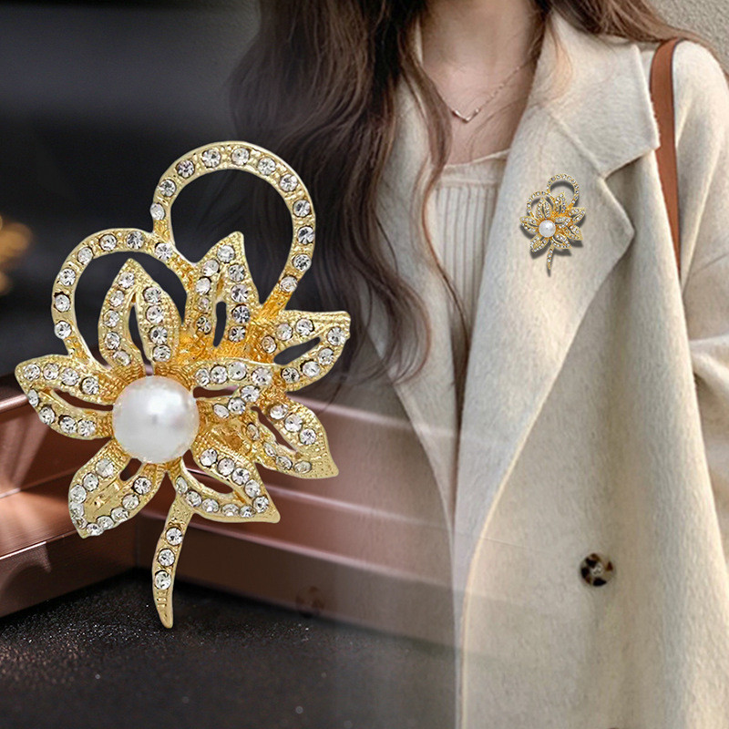 เพชรดอกไม้เข็มกลัดแสงหรูหราสูทอุปกรณ์เสริมผ้าคลุมศีรษะกันลื่นผู้ถือความปลอดภัยจัดเลี้ยงสถานที่ทํางานอเนกประสงค์ตรา