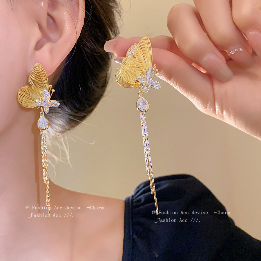 18เค ทองแท้ชุบด้วยไฟฟ้าเข็มเงินเพทายต่างหูพู่ผีเสื้อแสงหรูหราและต่างหูระดับไฮเอนด์ต่างหูที่ทันสมัยและหลากหลายส