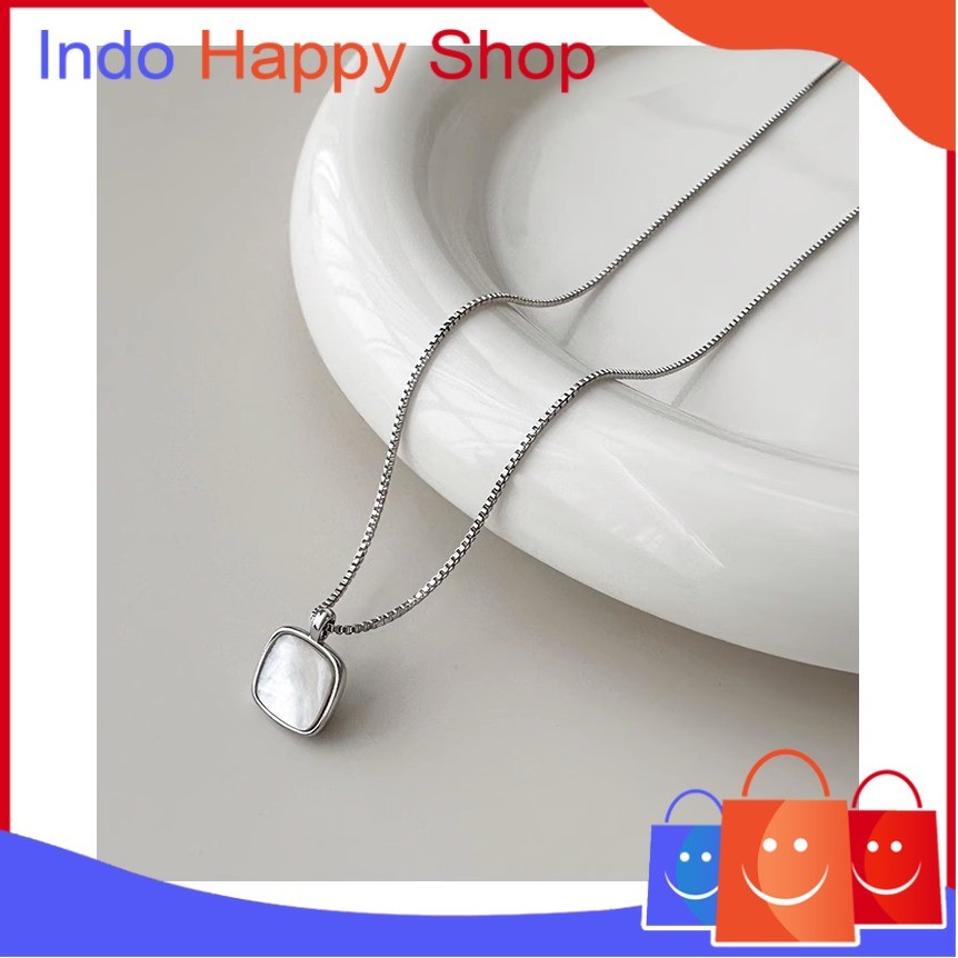 สร้อยคอจี้พลอยทรงสี่เหลี่ยม IHS 1243