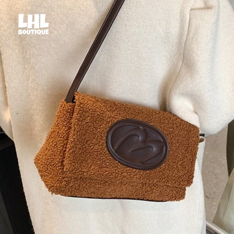LHL BOUTIQUE กระเป๋าสะพายไหล่สีตัดกันขนแกะเทรนด์แฟชั่นใหม่ใต้วงแขนสไตล์ต่างประเทศกระเป๋าสี่เหลี่ยมเล็กอเนกประสงค์