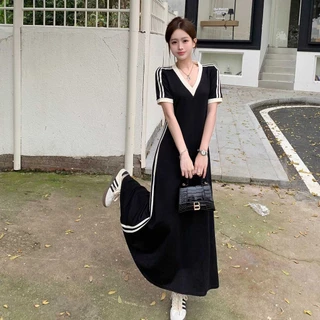 เดรสแขนสั้นคอวี ตัดสีเข้ารูป ใส่แล้วดูผอม