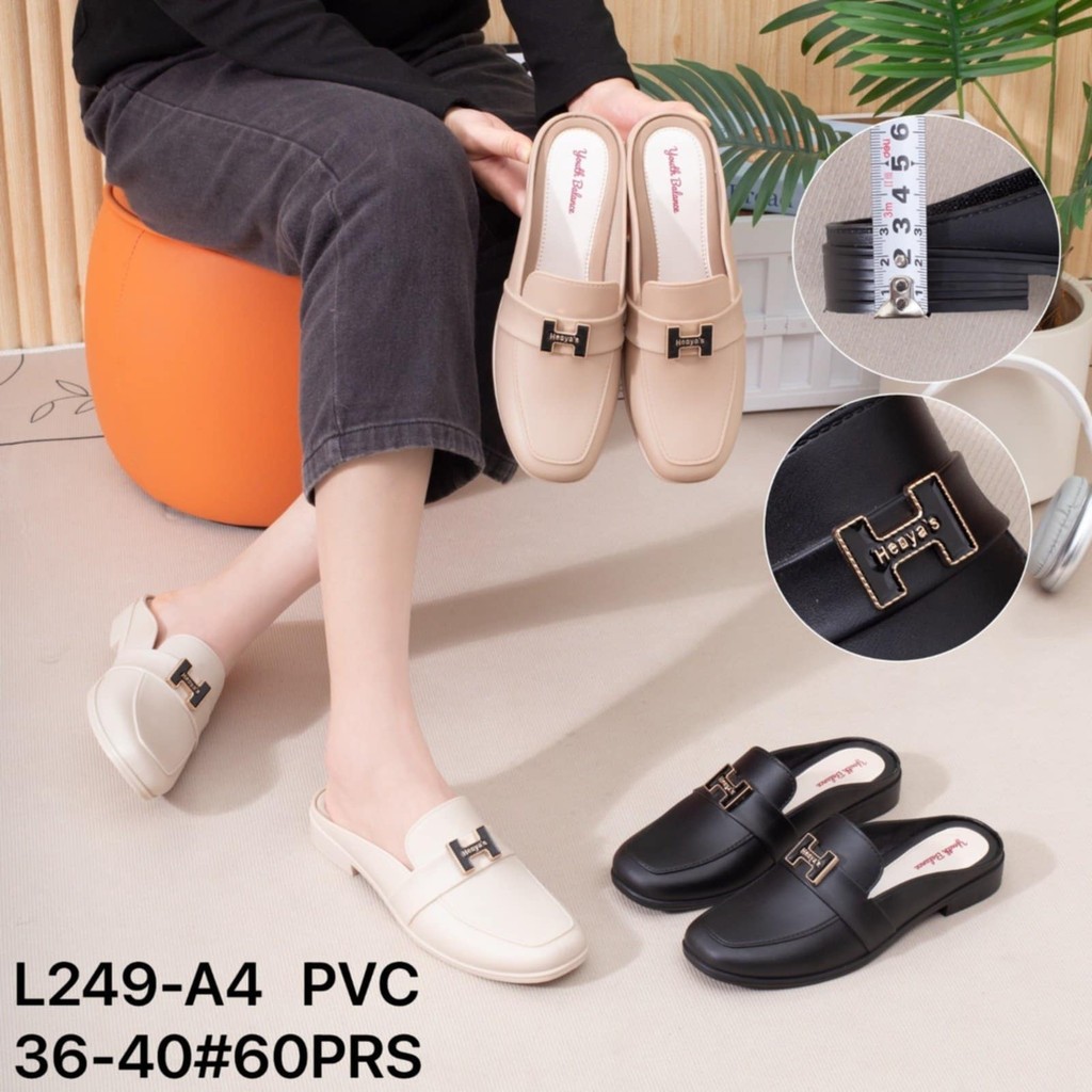 รองเท้าแตะผู้หญิงอินเทรนด์ล่าสุด L249-T3 Jawi Black1