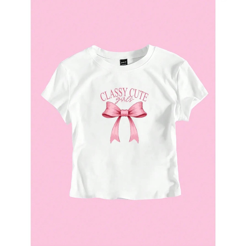 Hustlin เสื้อ baby tee ลายโบว์ชมพู CLASSY CUTE สไตล์คุณหนูน่ารัก เสื้อครอปใส่สบาย ผ้าคอตตอน 100%