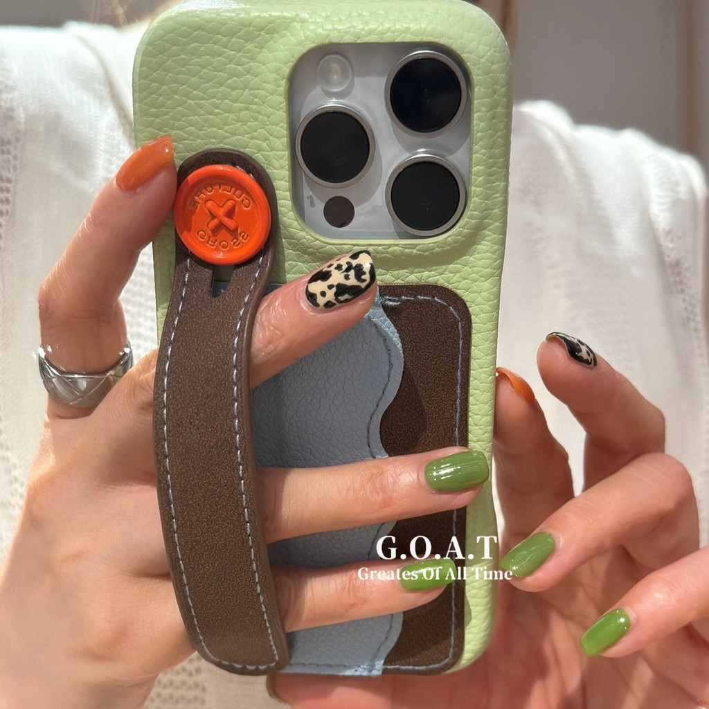 GOAT แฟชั่นข้ามสีน่ารักสีสายรัดข้อมือกระเป๋าบัตรปลอกหนังเข้ากันได้สําหรับ iPhone 16 13 15 14 pro max เคสนิ่ม Anti-fall ป้องกันโทรศัพท์มือถือกรณี
