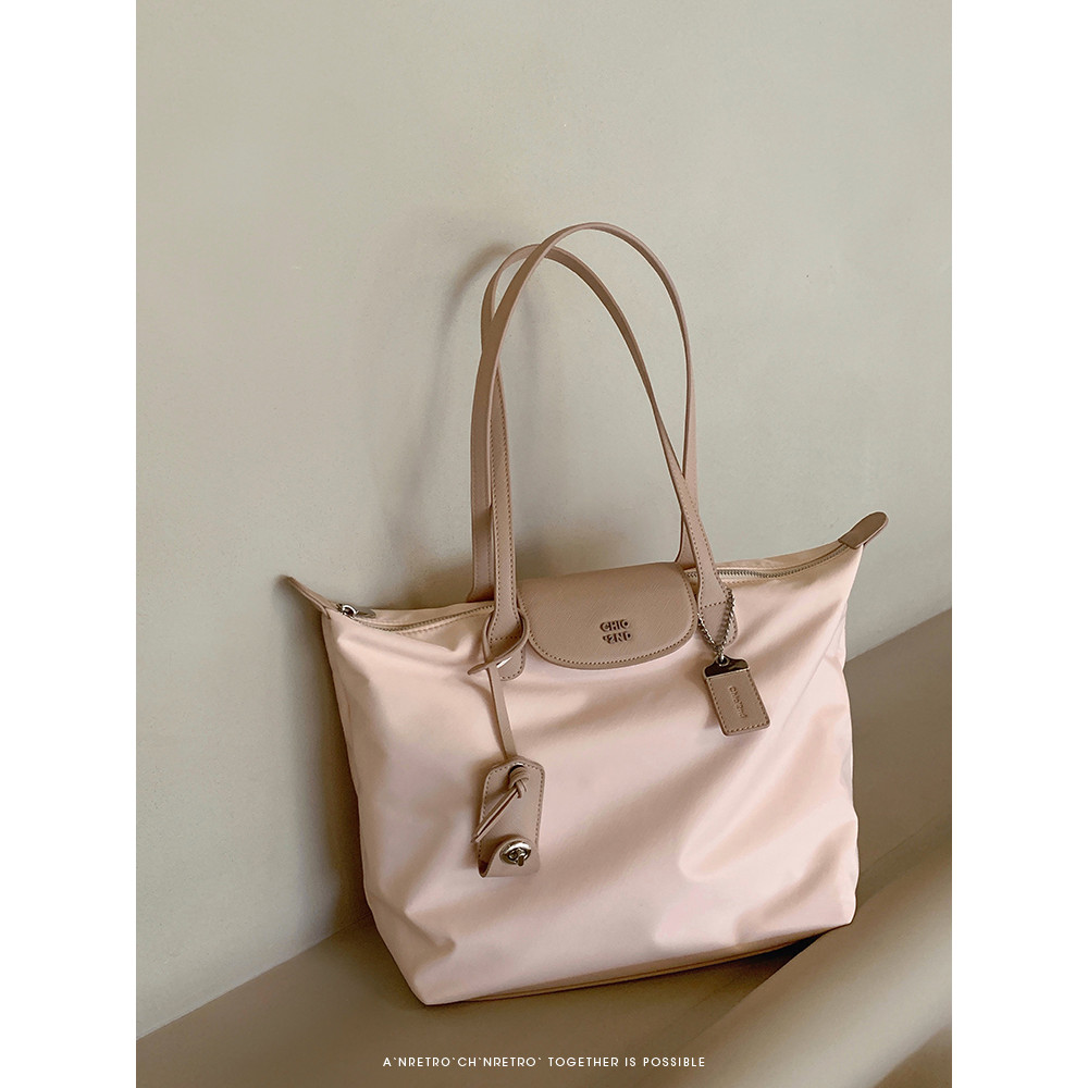 TRENDY POUCH   หวาน กระเป๋าถือ  ความจุสูง การเดินทาง ยามว่าง เรียบง่าย แบบพกพา กระเป๋าใบใหญ่