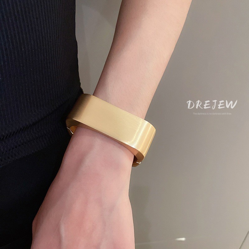 [เดรย์]ยุโรปและอเมริกาสแควร์โลหะสร้อยข้อมือผู้หญิงโอ้อวดออกแบบสร้อยข้อมือแฟชั่นอารมณ์ความรู้สึกระดับสูงของเครื่องประดับมือขายส่ ราคา ถูกที่สุด ดีลบีเคเค แกลเลอรีภาพที่ 7