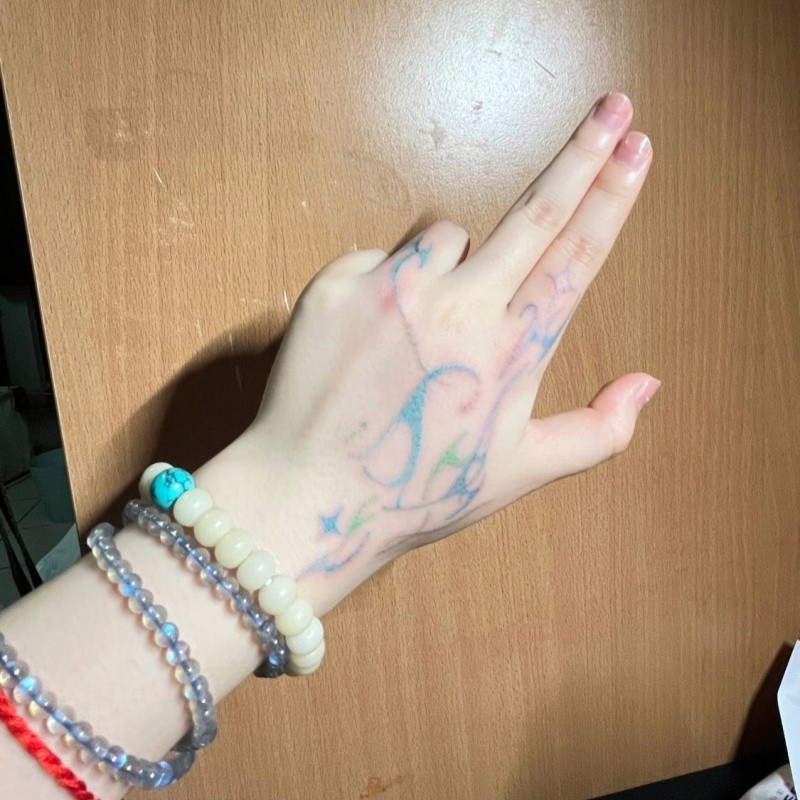 รูปแบบเปลวไฟสักสาวเซ็กซี่แขนสักสติกเกอร์รอยสักกันน้ําติดทนนาน 7 วันสติกเกอร์ผิวรอยสักปลอมชั่วคราว - รูปที่ 4