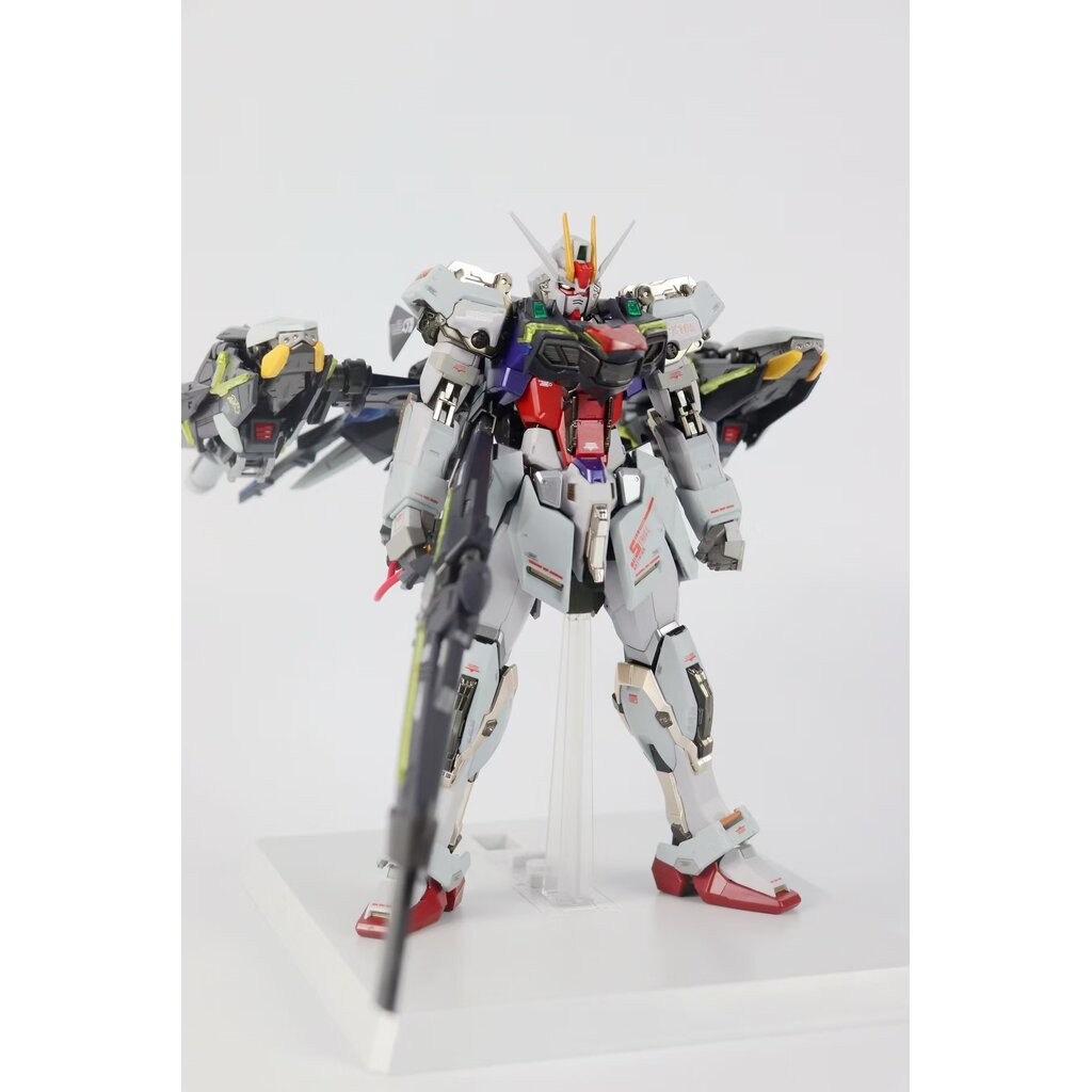 PRE-ORDER Daban 1/100 Lightning Striker [8830]