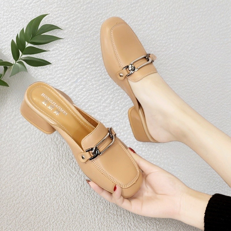 Baotou รองเท้าแตะครึ่งผู้หญิงสวมใส่ด้านนอก 2025 สไตล์ใหม่สแควร์ Toe ส้นหนา Mules สบาย All-Match ขนาดเล็กส้นต่ําขี้เกียจ Sli