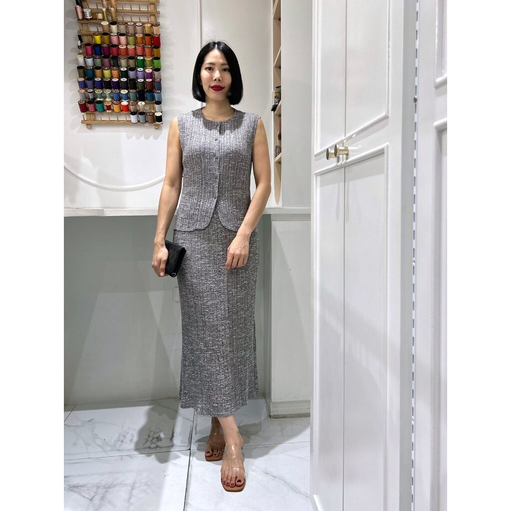 กป ยาว34นิ้ว!! 2MUAY รุ่น GJO10342 / GJO11275 เซ็ตอัดพลีท ผ้าKnit SLEEVELESS BUTTON FRONT METALLIC KNIT PLEATED SET 9…