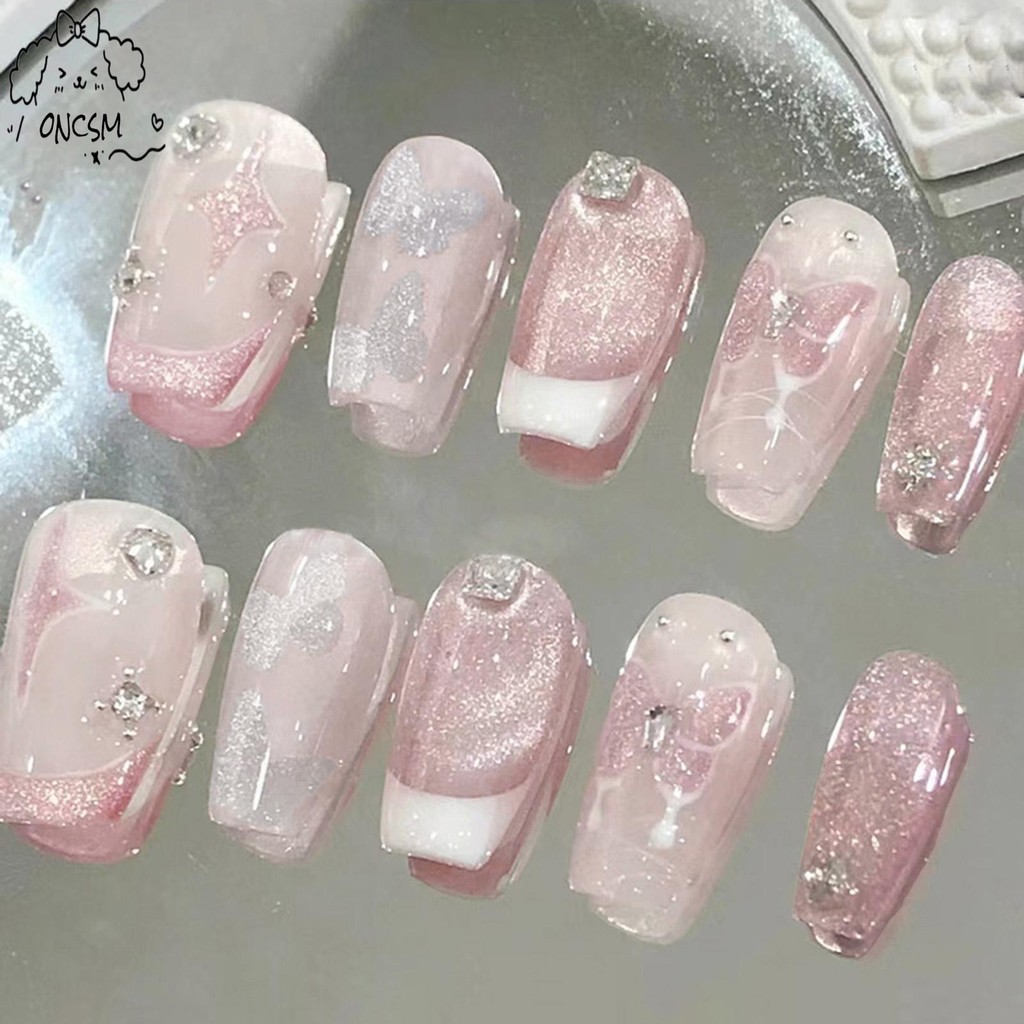 สีชมพูกดบนเล็บกับ พลอยเทียม มีเสน่ห์ สวมใส่สบายเล็บแต่งเล็บ