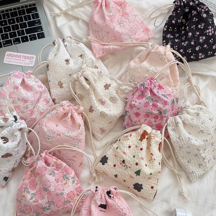 น่ารักการ์ตูนหมีเชอร์รี่ดอกไม้ เชือกรูด กระเป๋าจิปาถะออแกไนเซอร์กระเป๋าแบบพกพามัลติฟังก์ชั่กันฝุ่นลิปสติกถุงเก็บเหรียญมินิถุงผ้า