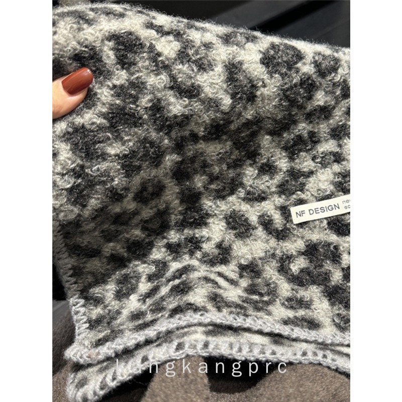 ผ้าพันคอโอเค★พร้อมสต็อก~เสือดาวพิมพ์ความรู้สึกระดับไฮเอนด์เลียนแบบขนสัตว์ม้วนผ้าพันคอสองด้านหญิงฤดูใบไม้ร่วงฤดูหนาวที่อบอุ่นแฟชั่นเช่น - รูปที่ 6