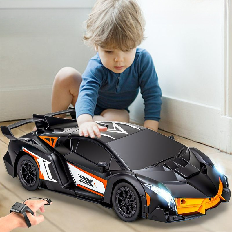 4drc เด็กเด็กผู้ชายของเล่นรถดริฟท์แข่งรถการควบคุมระยะไกลรถของขวัญการเปลี่ยนรูปท่าทางการตรวจจับหุ่นยน