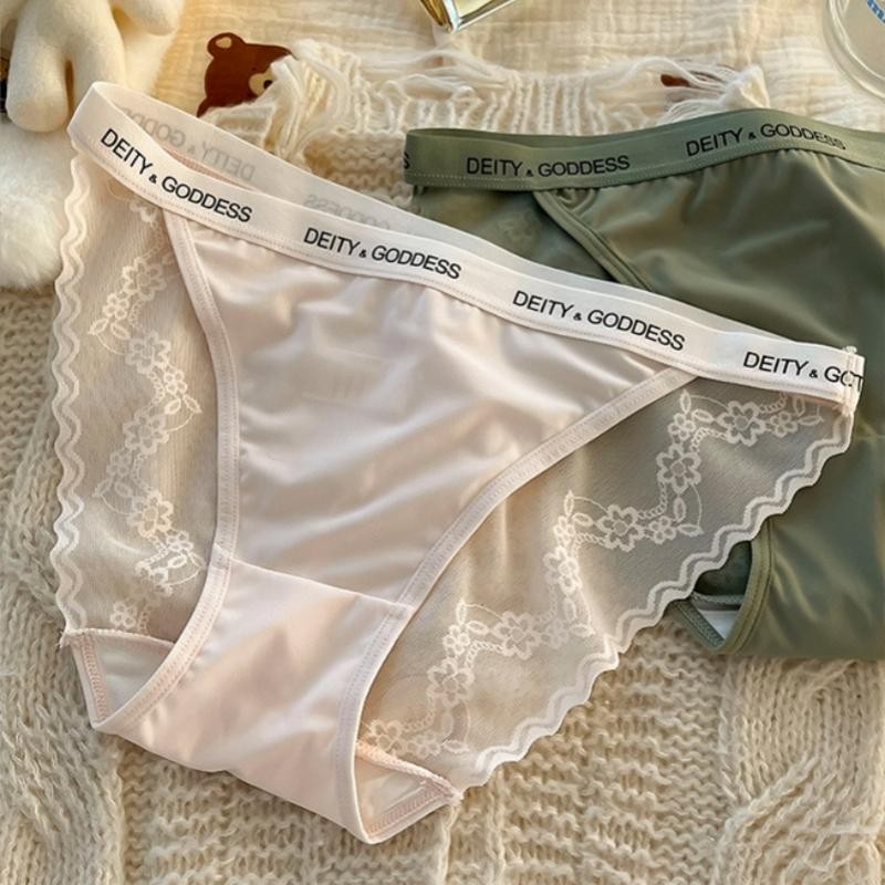153751 Lace Meets Mulberry Silk Taking Sensuality To A ระดับใหม่ These Ladies พิมพ์ Low Rise High Cut กางเกงชั้นในสามเหลี่ยมเป็น Simply Irresistible
