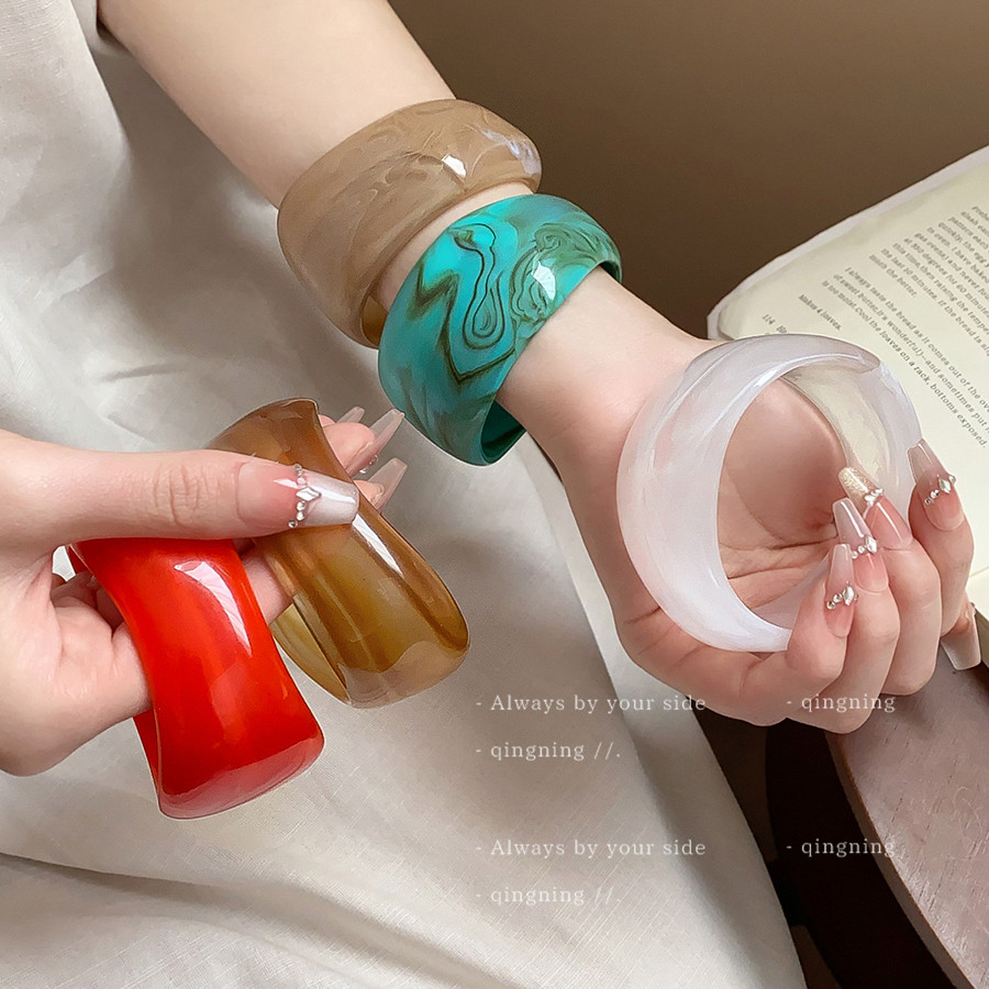 ผิดปกติเรนเดอร์หน้ากว้างสร้อยข้อมือการออกแบบที่เรียบง่ายสร้อยข้อมือบุคลิกภาพความรู้สึกอาวุโสแฟชั่นเครื่องประดับมือใหม่ขายส่ง