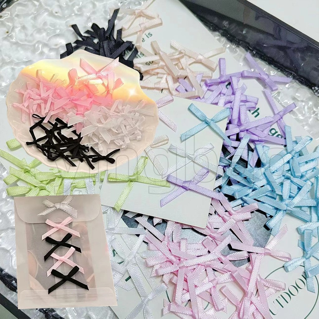100 ชิ้นมินิซาตินริบบิ้นดอกไม้ Bows Ties สําหรับ DIY Craft Scrapbooking Embellishment อุปกรณ์เสริมสัตว์เลี้ยงผมเสื้อผ้าตกแต่ง