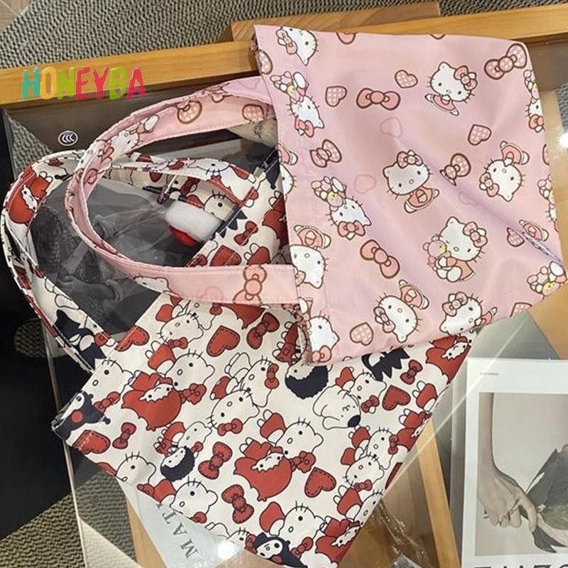 SANRIO <Honeyba>การ์ตูนSanrio Girlyกระเป๋าสะพายน่ารักhello Kitty Toteผ้าใบกระเป๋าขนาดใหญ่ความจุถุงอาหารกลางวันกระเป๋าเดินทางกระเป๋าถือของขวัญNice