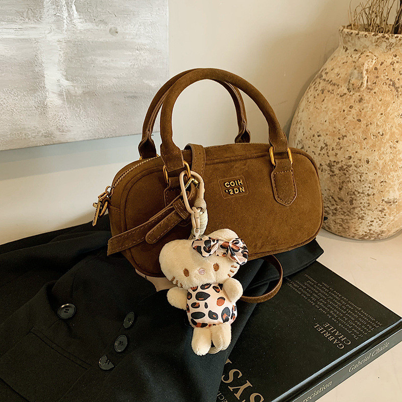 Mousoon แฟชั่นสไตล์เกาหลีพิเศษที่น่าสนใจ Frosted Suede กระเป๋าบอสตันแบบพกพาใหม่สีบริสุทธิ์ทุกการแข่งขันกระเป๋าสะพาย Messenger