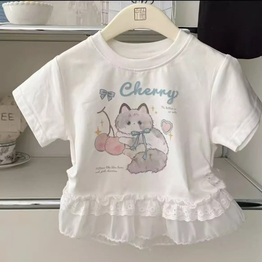ฤดูร้อน สไตล์เกาหลี เสื้อยืดแขนสั้นสำหรับเด็กผู้หญิง การ์ตูน เสื้อแฟชั่นหวานๆ ขอบลูกไม้ ราคา ถูกที่สุด ดีลบีเคเค แกลเลอรีภาพที่ 2