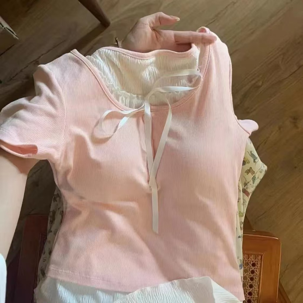 ส่งไวจากไทย⭐Summer⭐S-2XLสีชมพูลูกไม้ผู้หญิงเสื้อยืดสั้นรอบคอประกบปุ่มเกาหลีรุ่นระเบิด