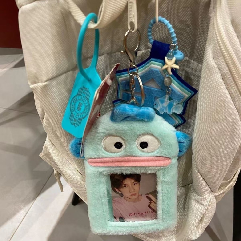 ปลอกโลหะใส่บัตร ลายปลาตลก ตุ๊กตา น่ารัก สําหรับบัตรรถบัส บัตรนักเรียน หนังสือสีแดงเล็กๆ ดาว