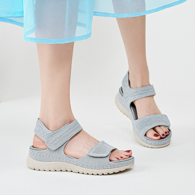 รองเท้าแตะผู้หญิงกีฬาสันทนาการ Velcro รองเท้าชายหาดพื้นหนาระบายอากาศขนาดบวก 35-42