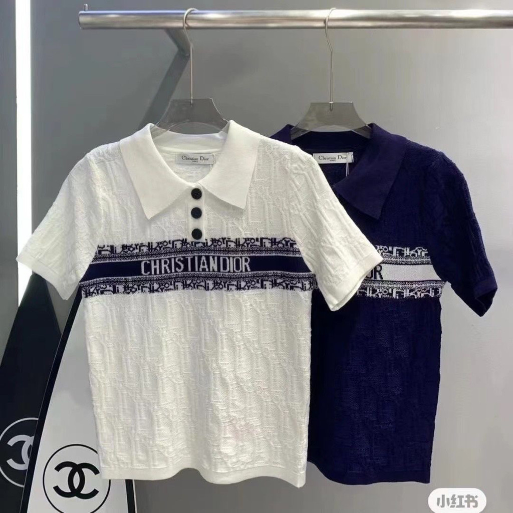 Dior854 เสื้อไหมพรมแขนสั้นผู้หญิงเสื้อยืดคอปกโปโลสไตล์ใหม่เสื้อถักเข้ากันทั้งหมด