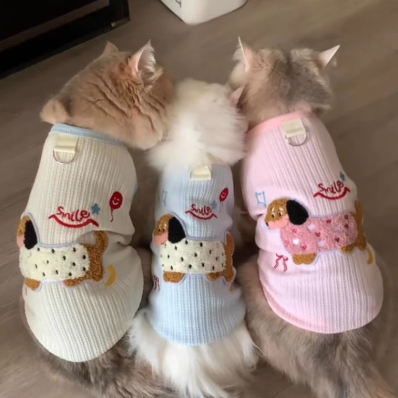 เสื้อผ้าสุนัขน่ารักที่มีหัวเข็มขัดฉุดแมว เสื้อยืด ดัชชุน พิมพ์สัตว์เลี้ยงเสื้อกั๊กฤดูร้อนลูกสุนัขเสื้อผ้า