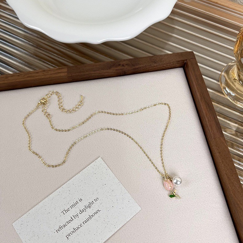 MAWAR สร้อยคอจี้ดอกกุหลาบมุกทรงกลมที่สวยงาม SOS 1270