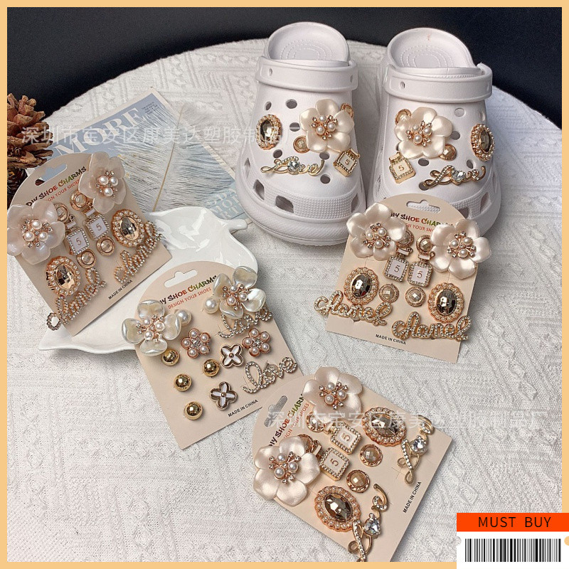 Jibbitz Crocs จี้ตกแต่งรองเท้า ชุดตัวต่อลายรองเท้า กันน้ำ | อุปกรณ์ตกแต่ง Clogs & Sandal สไตล์สากล
