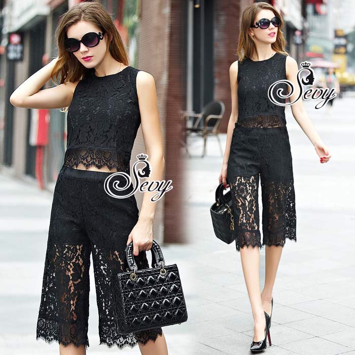 ชุดเซท Sevy Two Pieces Of Lace Style Sleeveless Crop Blouse With Gaucho Elastic Waist Pants Sets