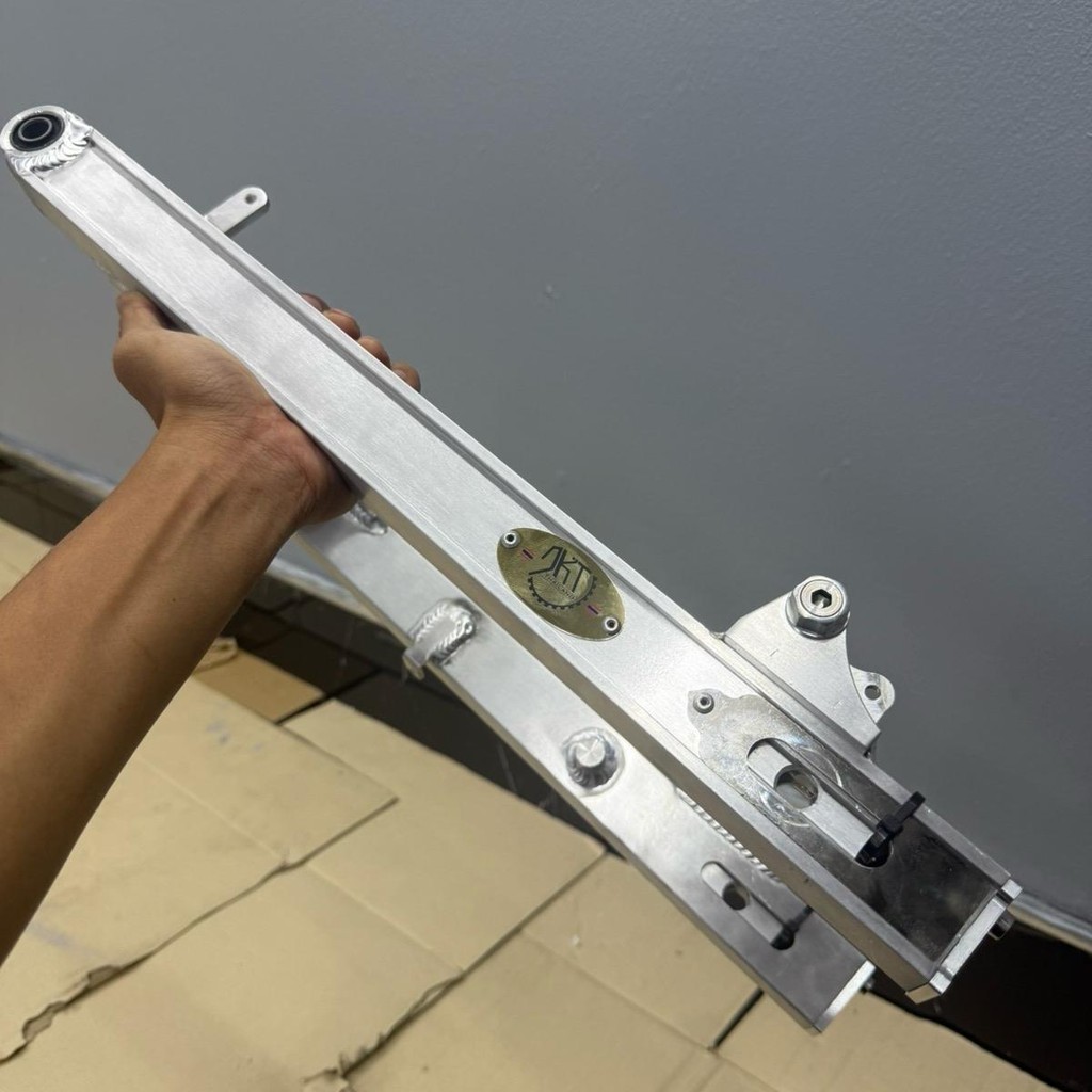 อามDKT 125 เก่า( อา เอส ไอ บังลม) ยืด 1 นิ้ว มีสีเดิมและแบบทำสีพาวเดอร์โค้ท