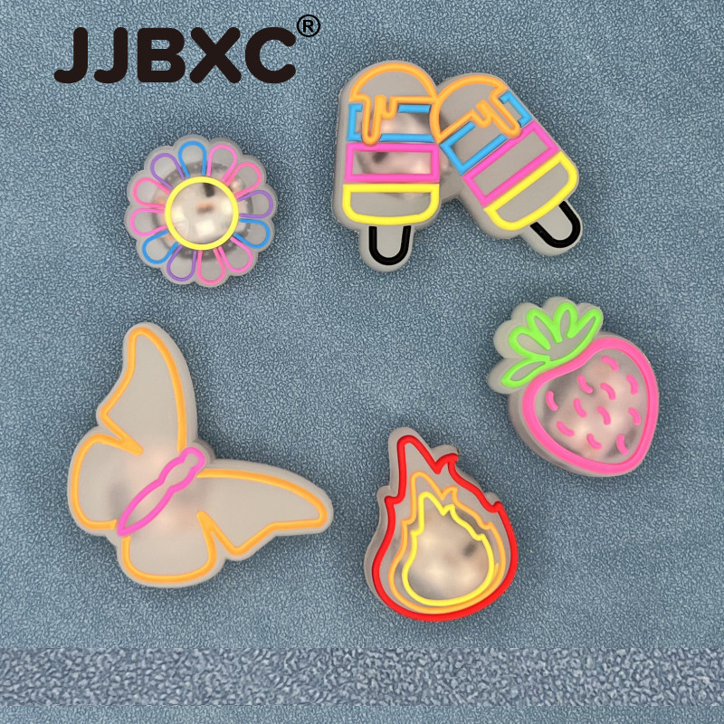JJBXC ตัวติดรองเท้า charm ลายดอกเดซี่ LED ไอศกรีม สตรอเบอร์รี่ เปลวไฟ ผีเสื้อ น่ารัก แฟชั่น แบบเสียบ DIY อุปกรณ์ตกแต่งรองเท้า