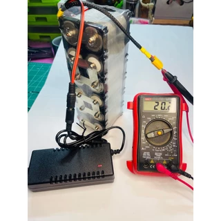 ที่ชาร์จสว่าน 21V อแดปเตอร์ชาร์จแบตลิเธียม DC 21V 2A (ใหญ่)เต็มแล้วตัด มีไฟสถานะชาร์จแบตเต็ม Battery Charger