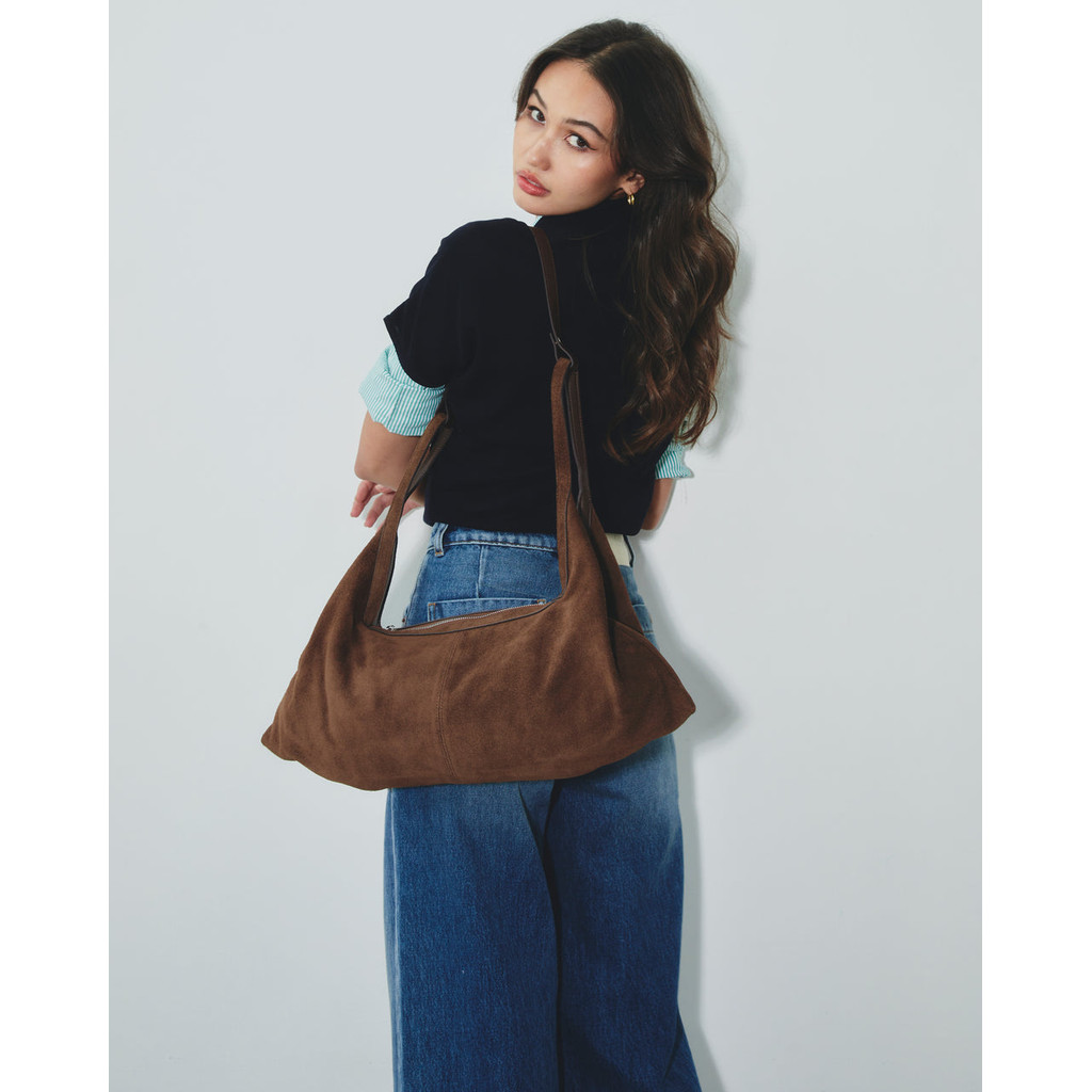 Muse Aria - Dumpling Suede Bag กระเป๋าหนังกลับเเท้ กระเป๋าสะพายไหล่ กระเป๋าถือ
