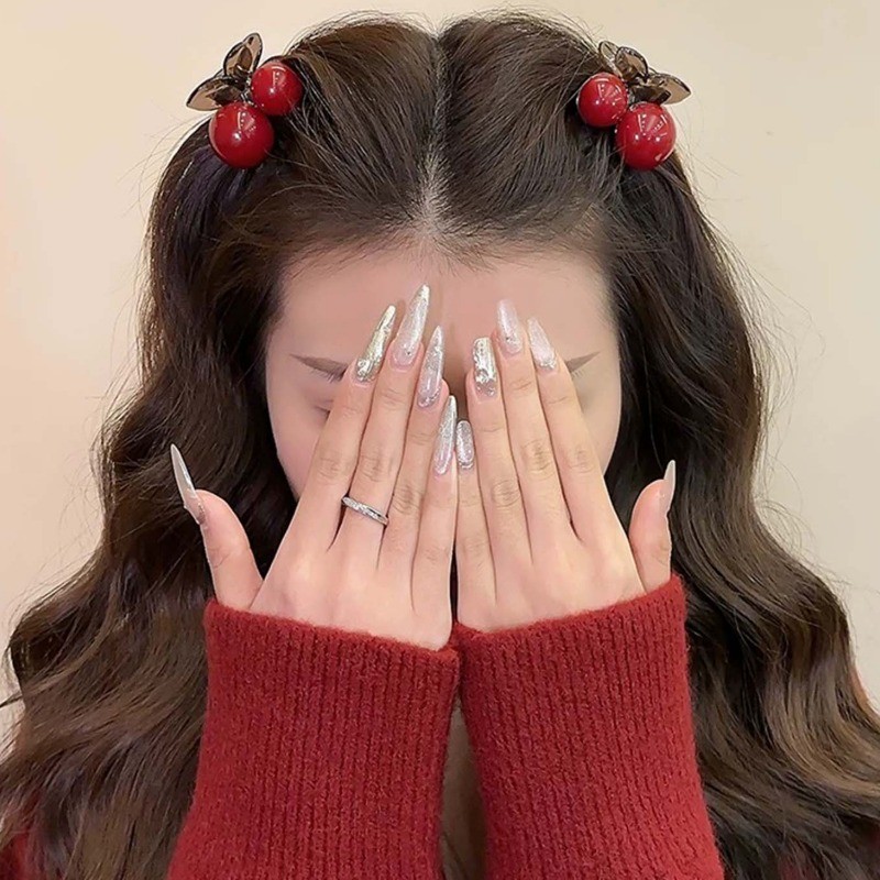 [ แนะนํา] Ankela Red Cherry Hair Claw – คลิปคว้าหางม้าสูง – กิ๊บติดผมผู้หญิงเกาหลี – หมวกสาวหวาน – เครื่องประดับผมพลาสติก – เครื่องมือจัดแต่งทรงผมแฟชั่น ราคา ถูกที่สุด ดีลบีเคเค แกลเลอรีภาพที่ 3