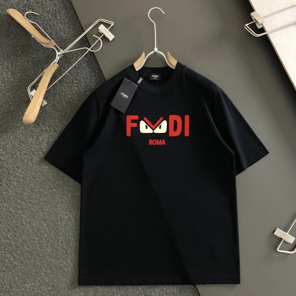 Fendi2024 เสื้อยืดแขนสั้นผ้าฝ้ายแท้คอกลมพิมพ์ลายอินเทรนด์